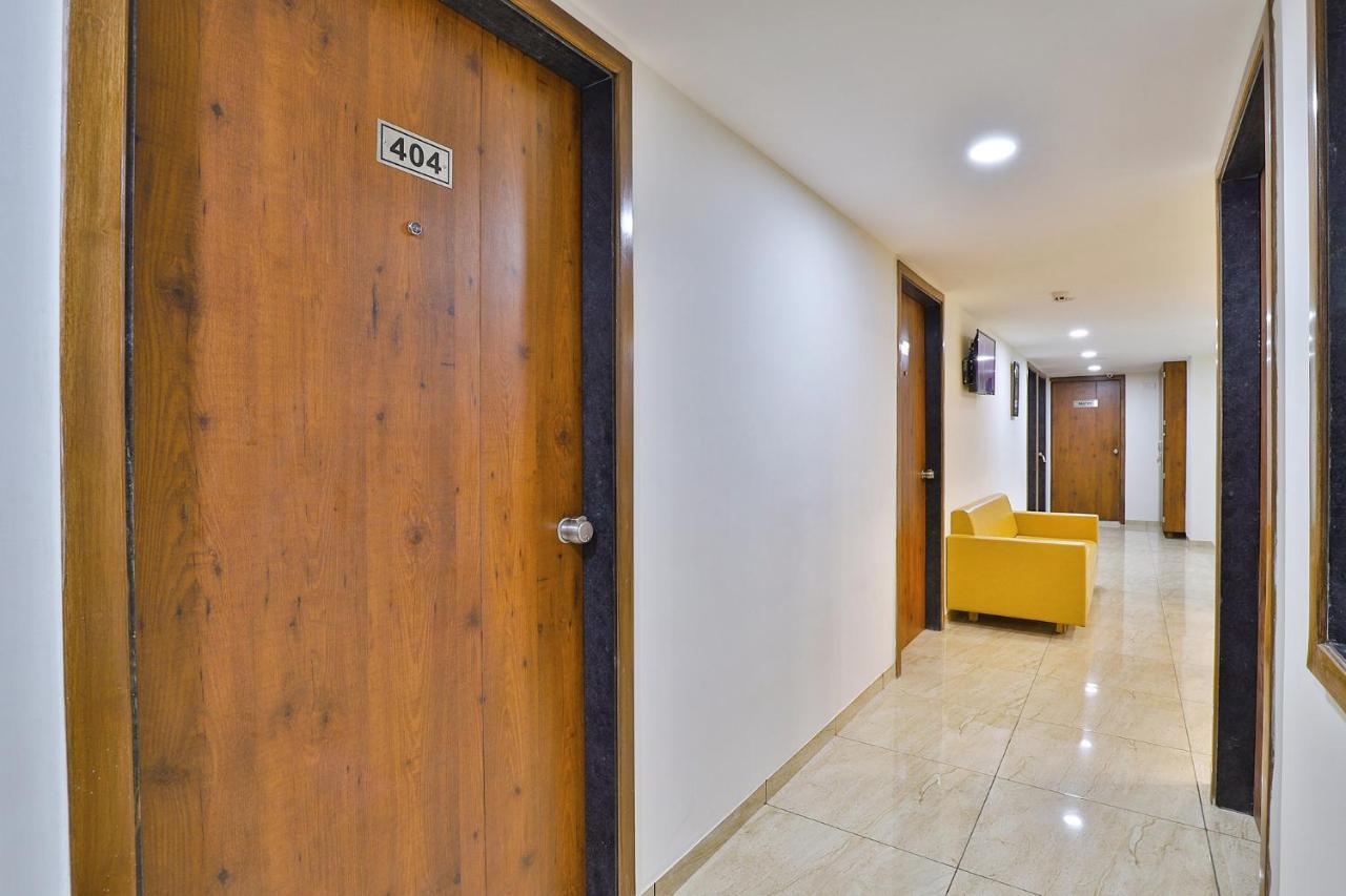 Leo Hotel Ахмедабад Экстерьер фото