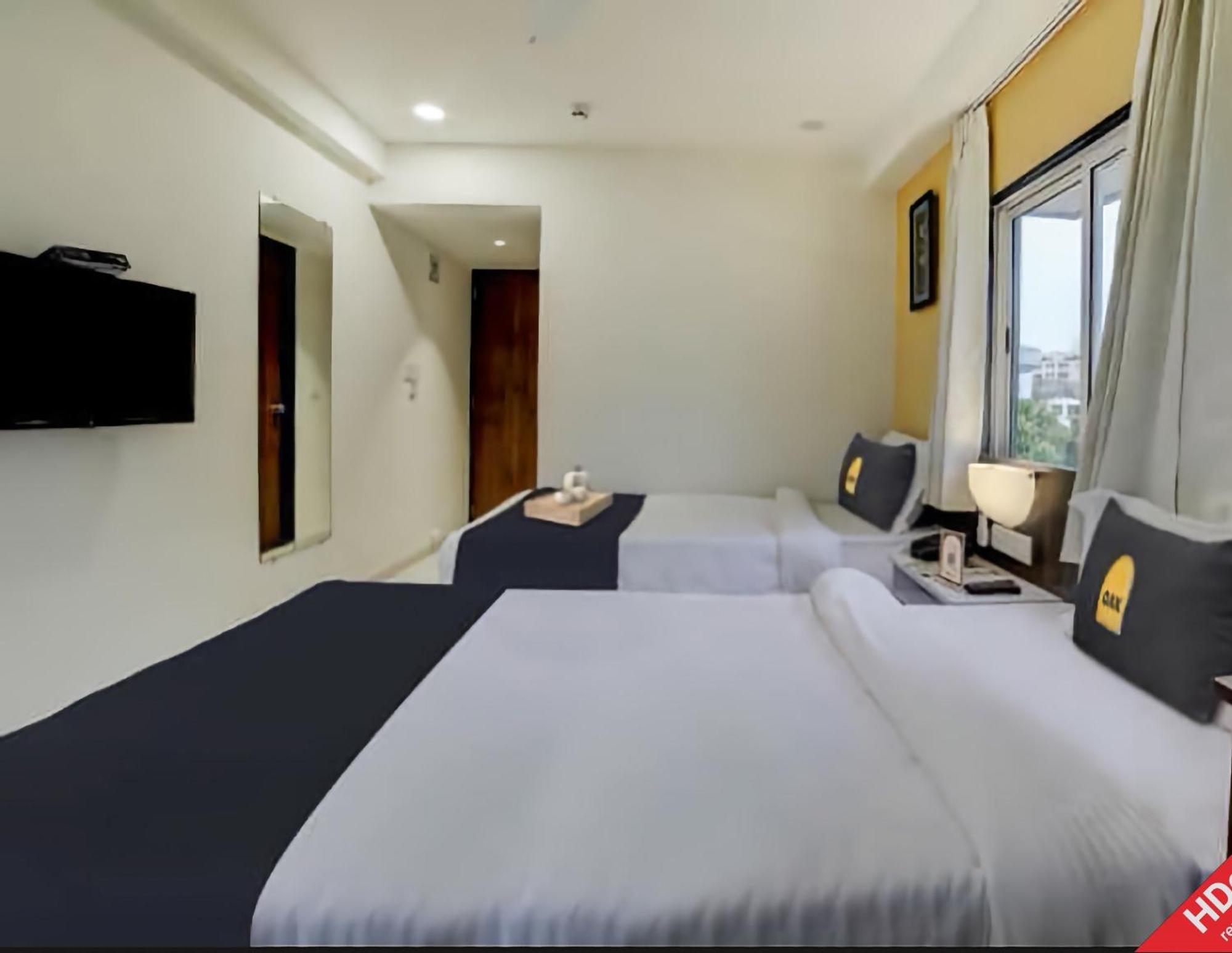 Leo Hotel Ахмедабад Экстерьер фото